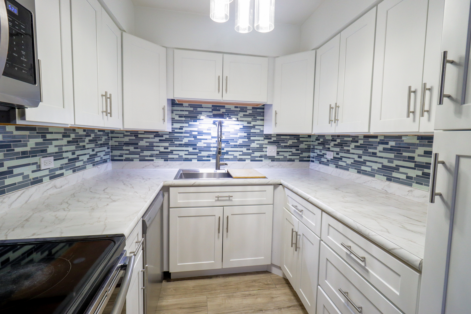 7314 Blackstone Avenue #30, Justice, IL 60458