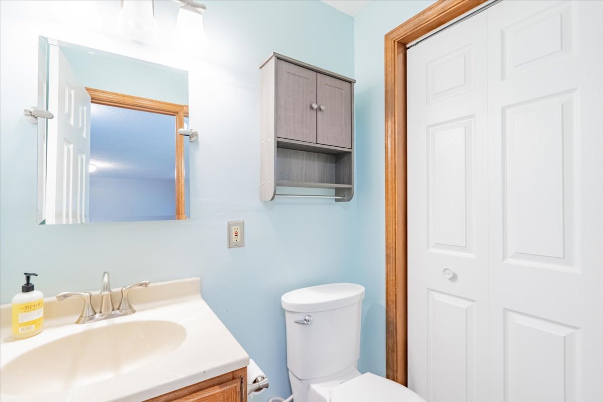 46 Parkshores Drive, Bloomington, IL 61701