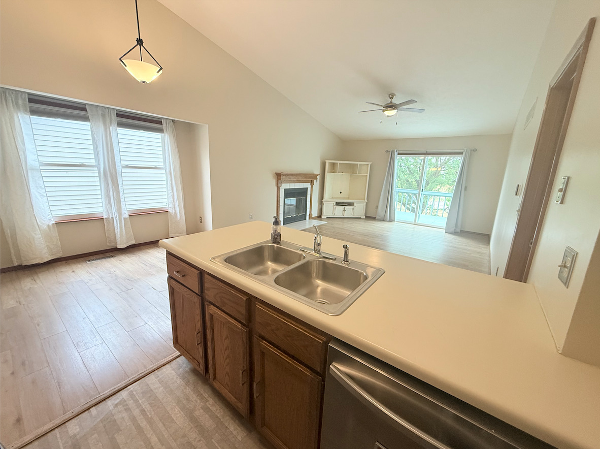 46 Parkshores Drive, Bloomington, IL 61701