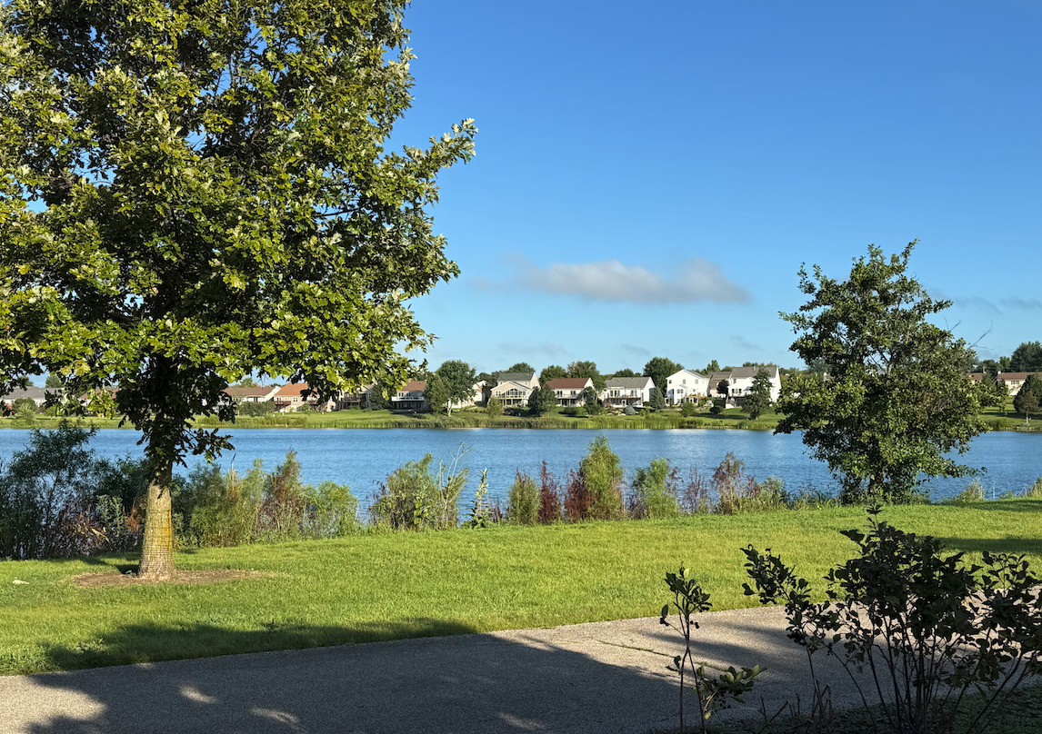 46 Parkshores Drive, Bloomington, IL 61701