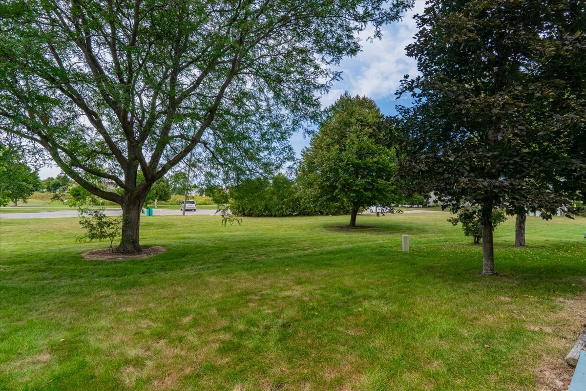 46 Parkshores Drive, Bloomington, IL 61701