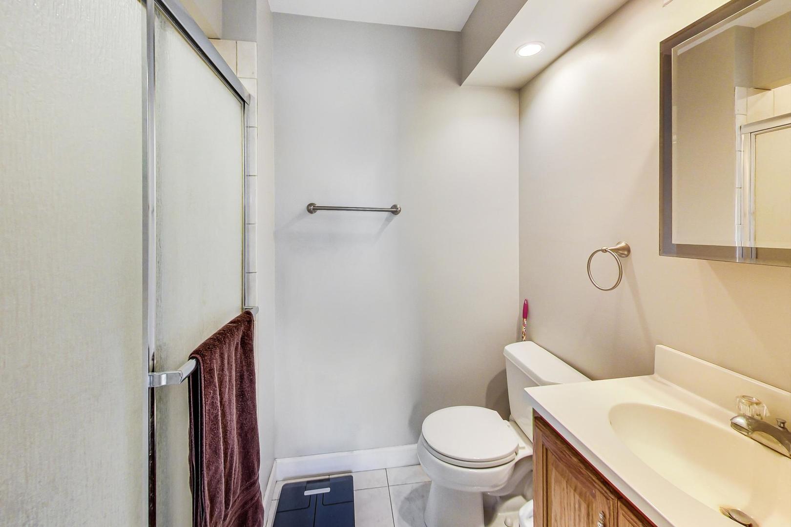 747 GARFIELD Avenue #C, Libertyville, IL 60048