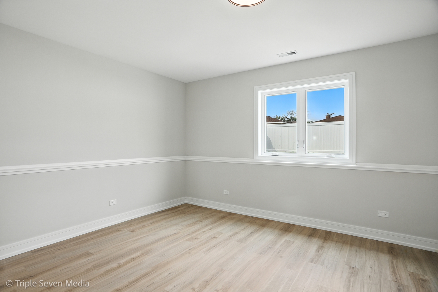 7710 Lawler Street, Burbank, IL 60459