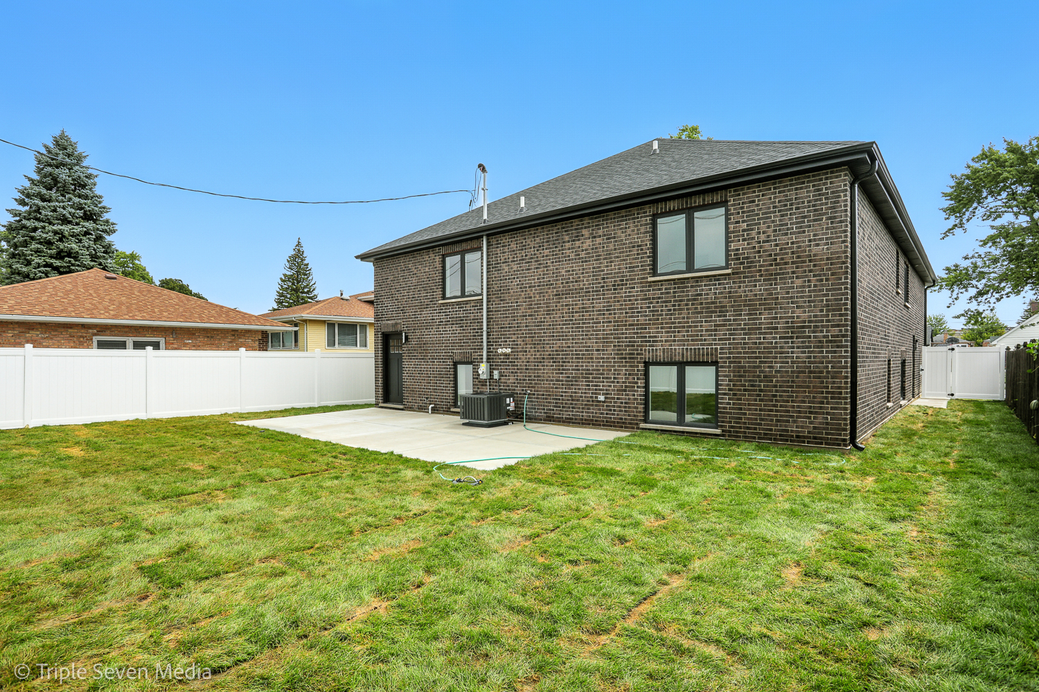 7710 Lawler Street, Burbank, IL 60459
