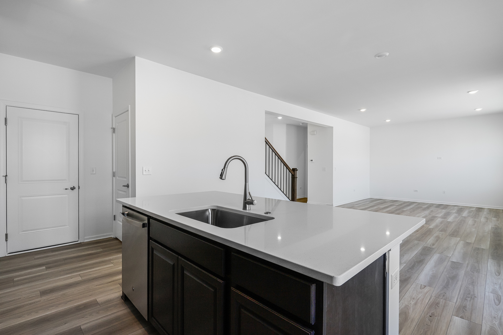 413 Hathaway Lane, Oswego, IL 60543