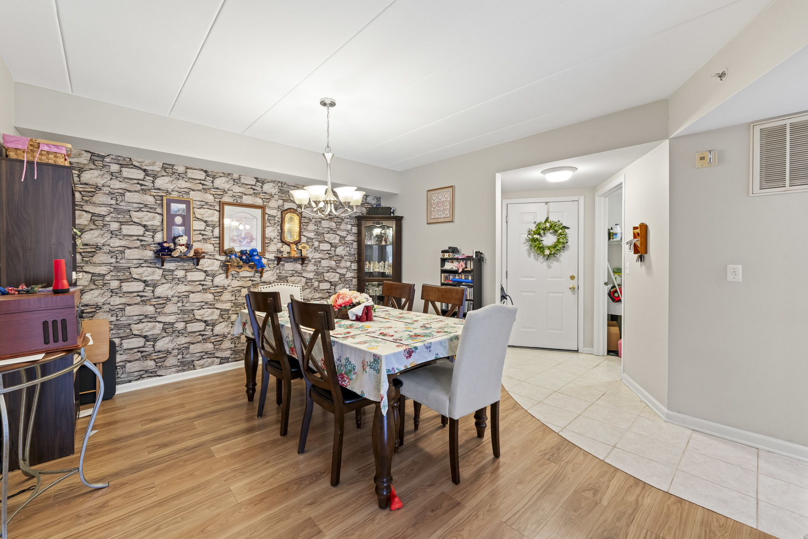 9410 Melvina Avenue #1SW, Oak Lawn, IL 60453