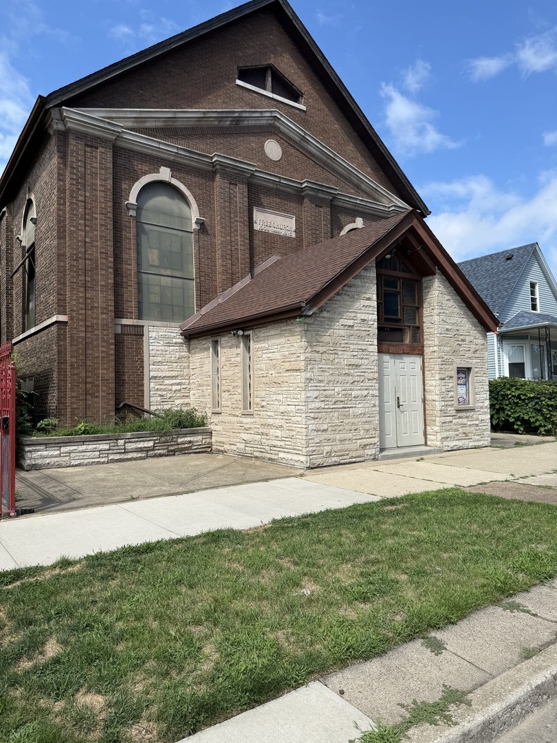 10324 S Avenue J, Chicago, IL 60617