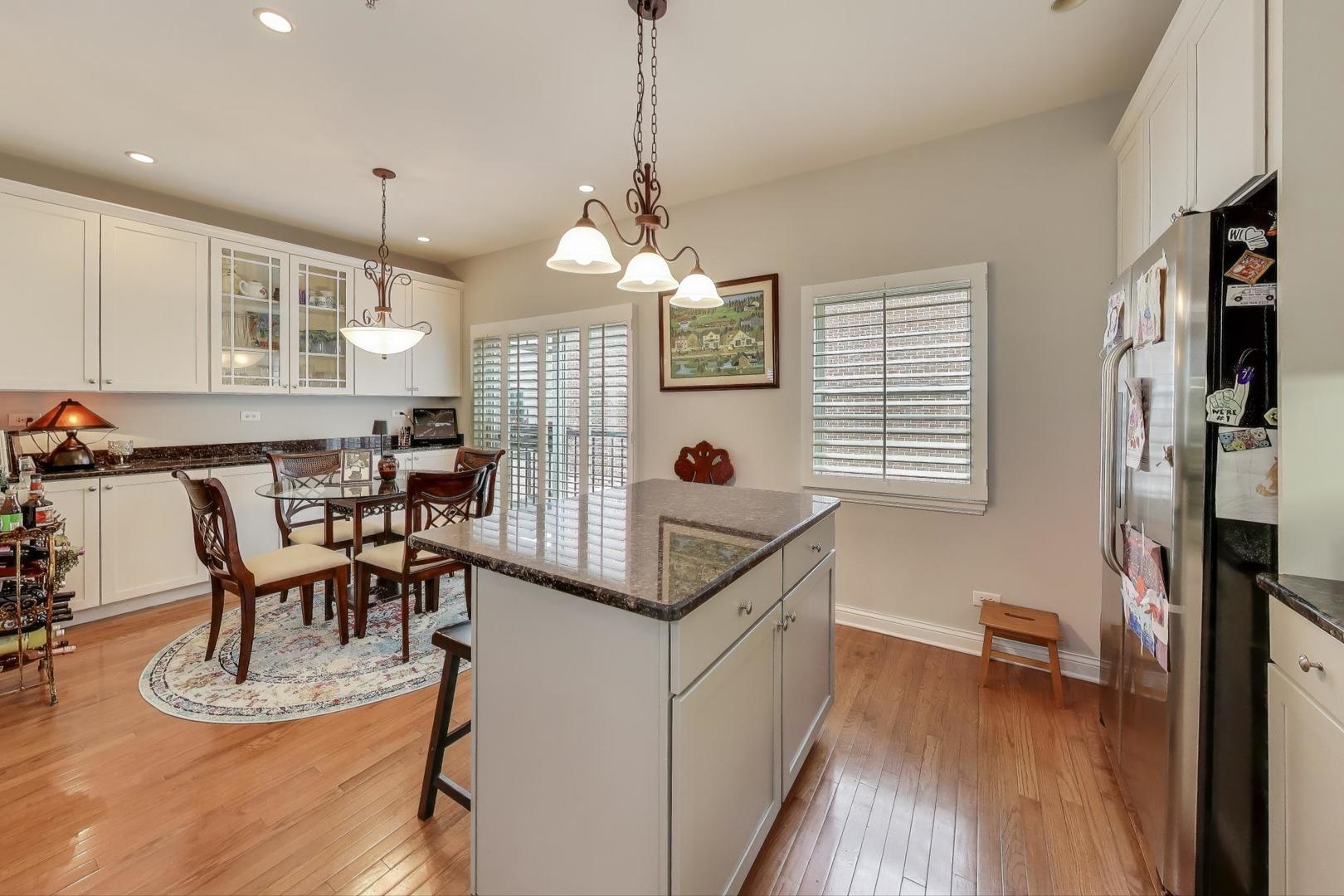 248 E Kenilworth Avenue, Villa Park, IL 60181