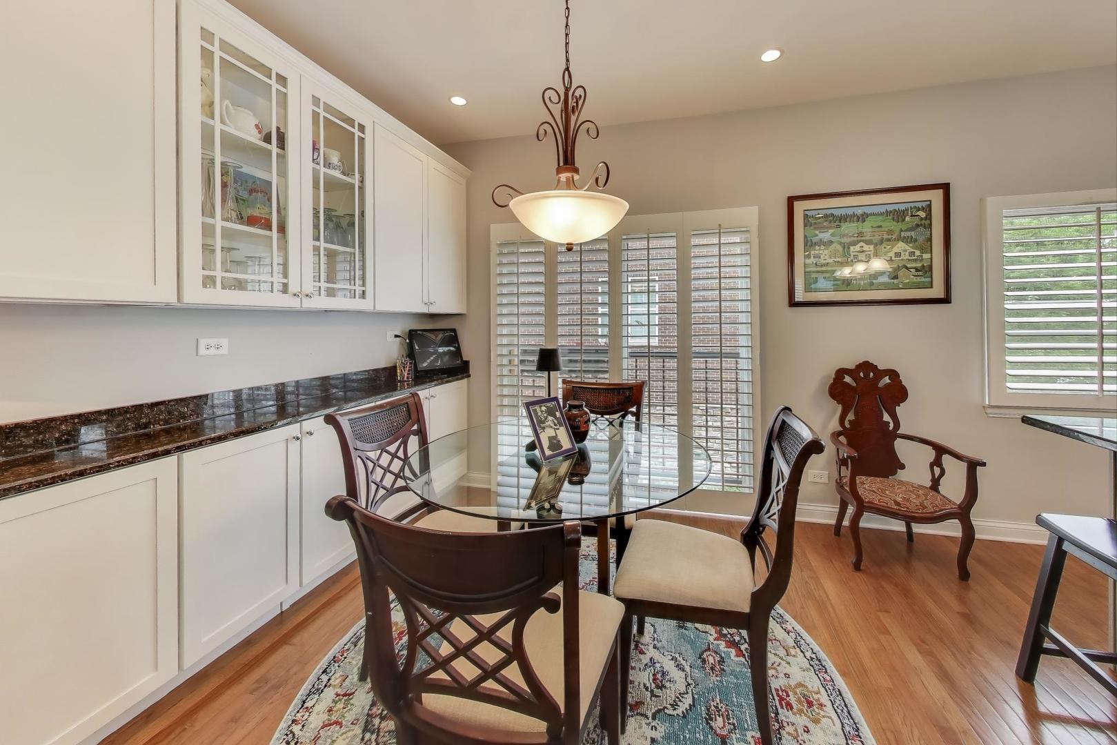 248 E Kenilworth Avenue, Villa Park, IL 60181