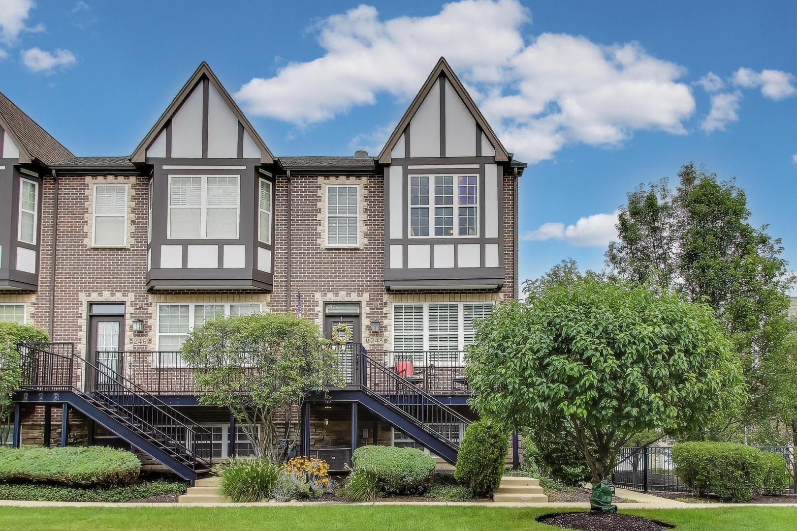 248 E Kenilworth Avenue, Villa Park, IL 60181