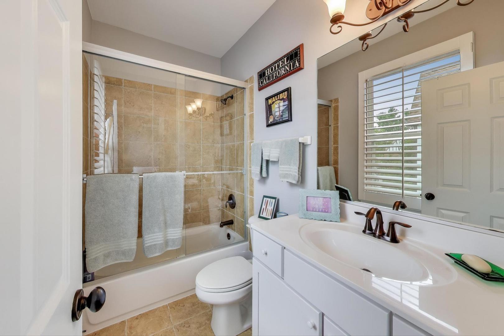 248 E Kenilworth Avenue, Villa Park, IL 60181