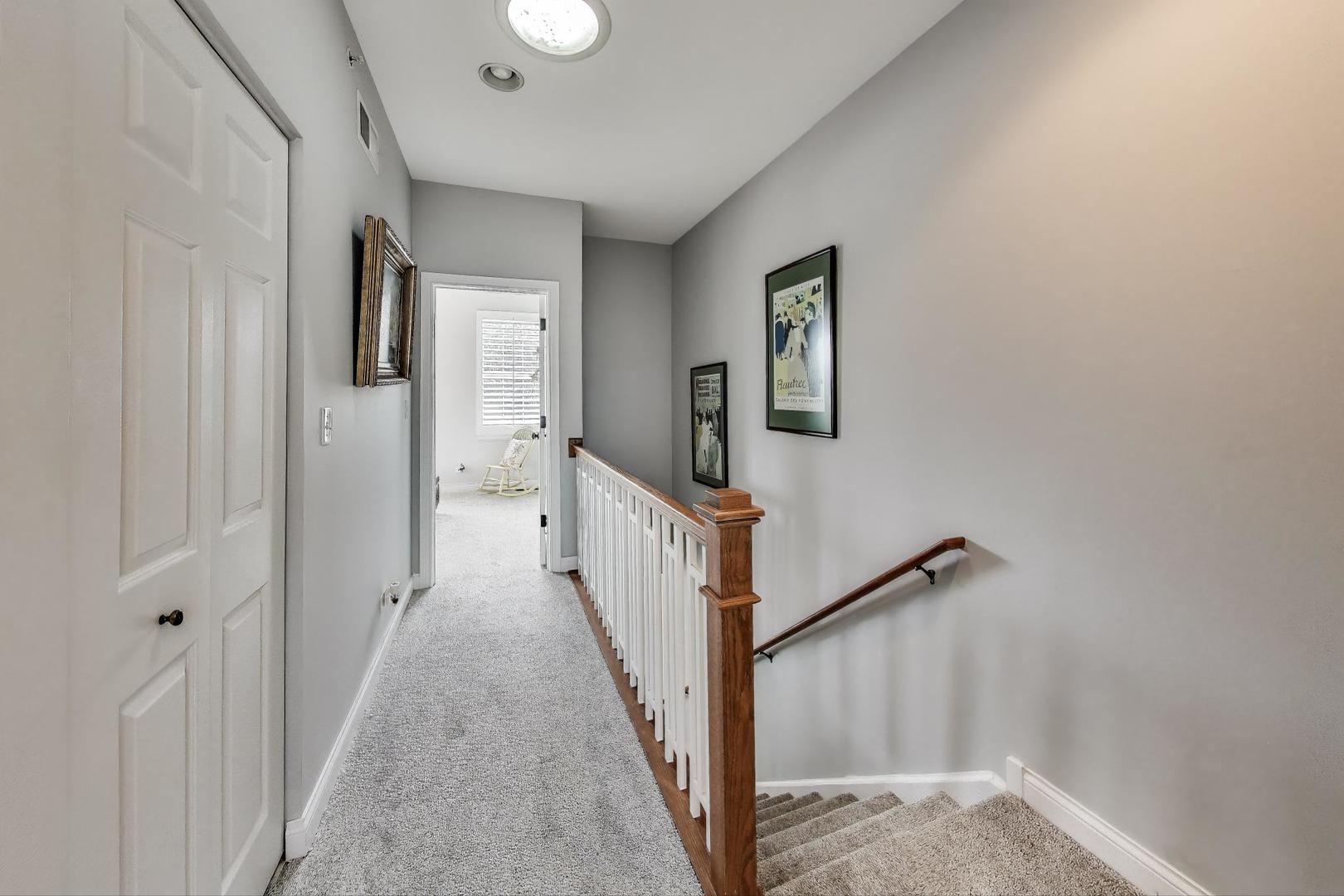 248 E Kenilworth Avenue, Villa Park, IL 60181