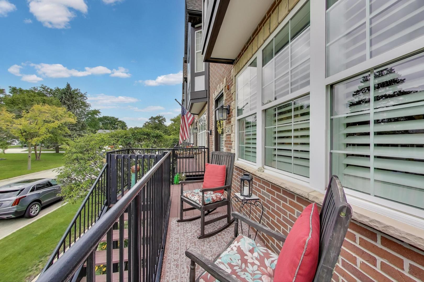 248 E Kenilworth Avenue, Villa Park, IL 60181