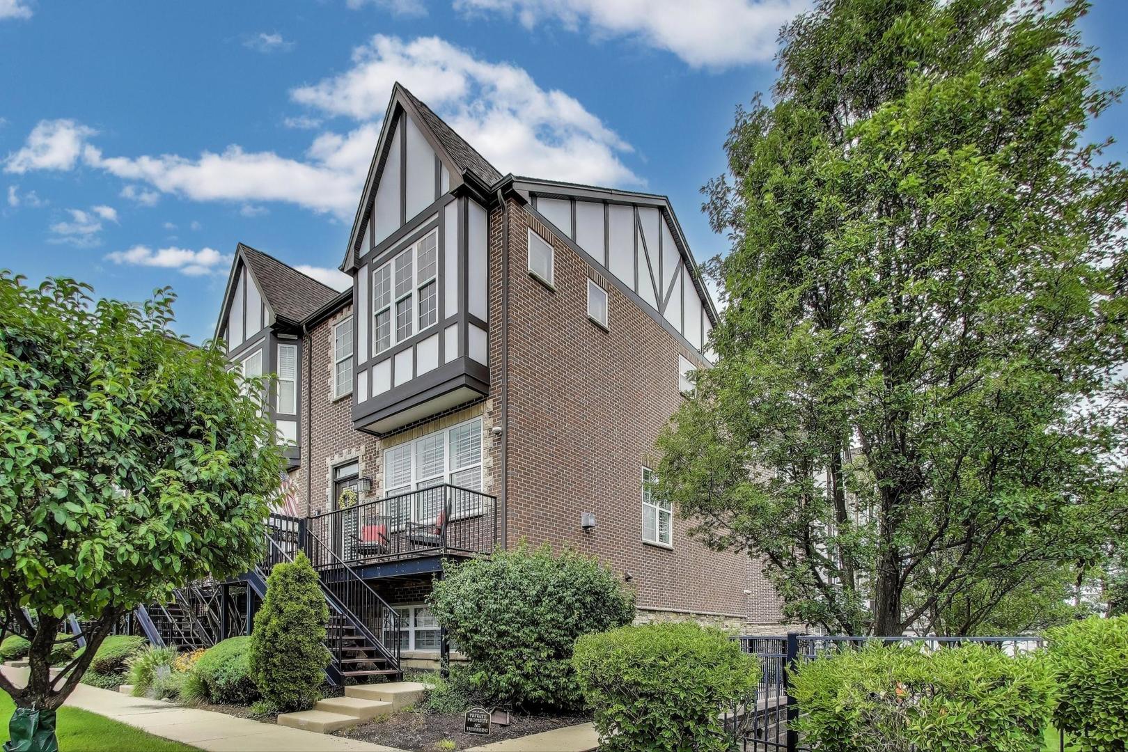 248 E Kenilworth Avenue, Villa Park, IL 60181