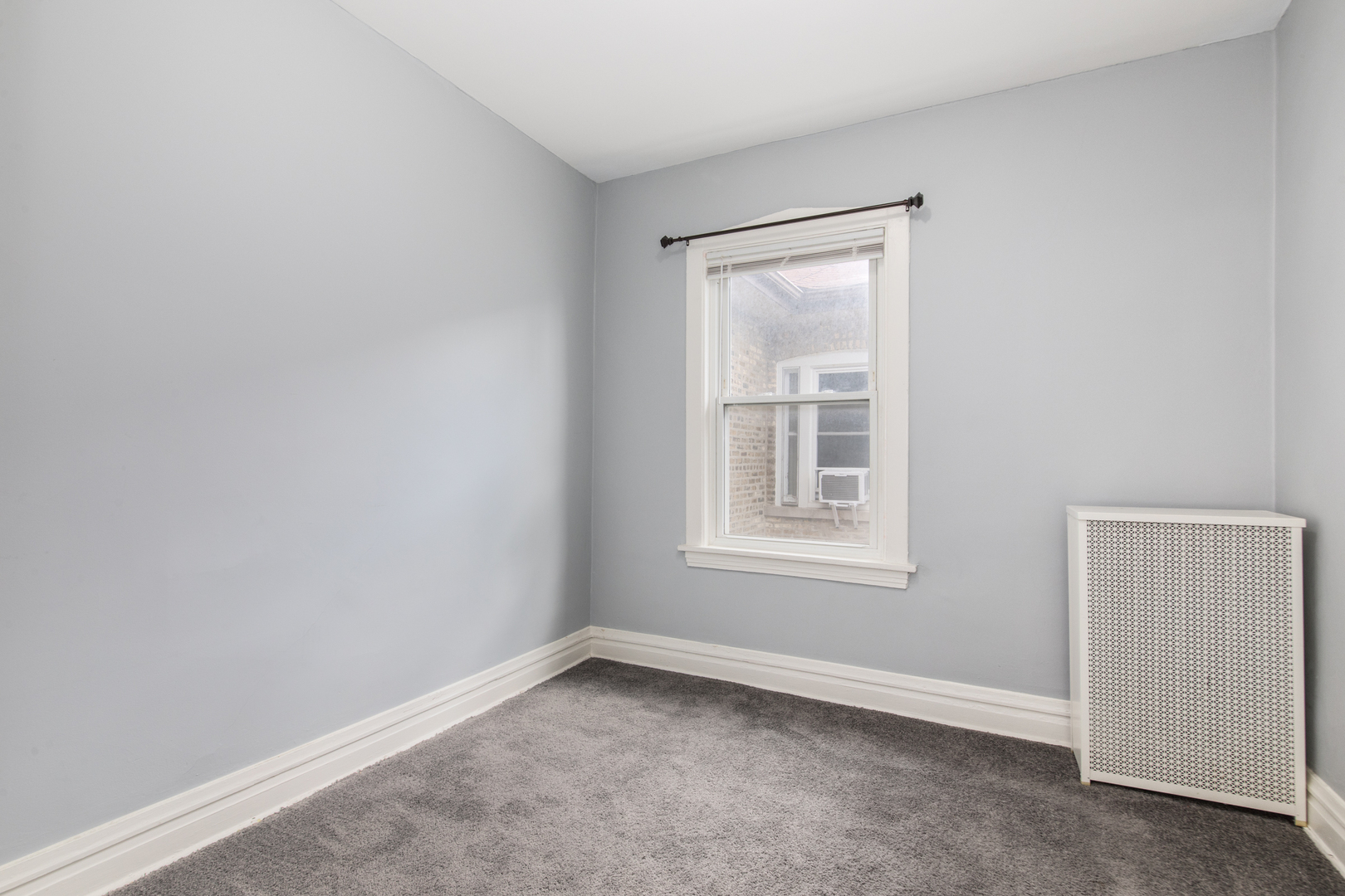 5253 W Cullom Avenue, Chicago, IL 60641