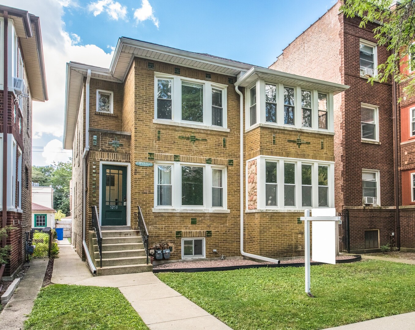 5253 W Cullom Avenue, Chicago, IL 60641