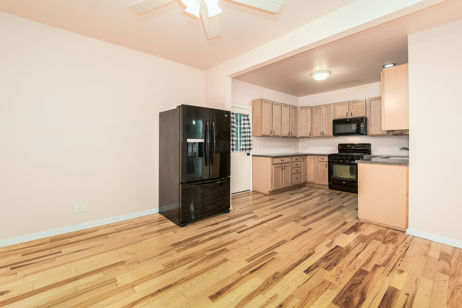 5253 W Cullom Avenue, Chicago, IL 60641