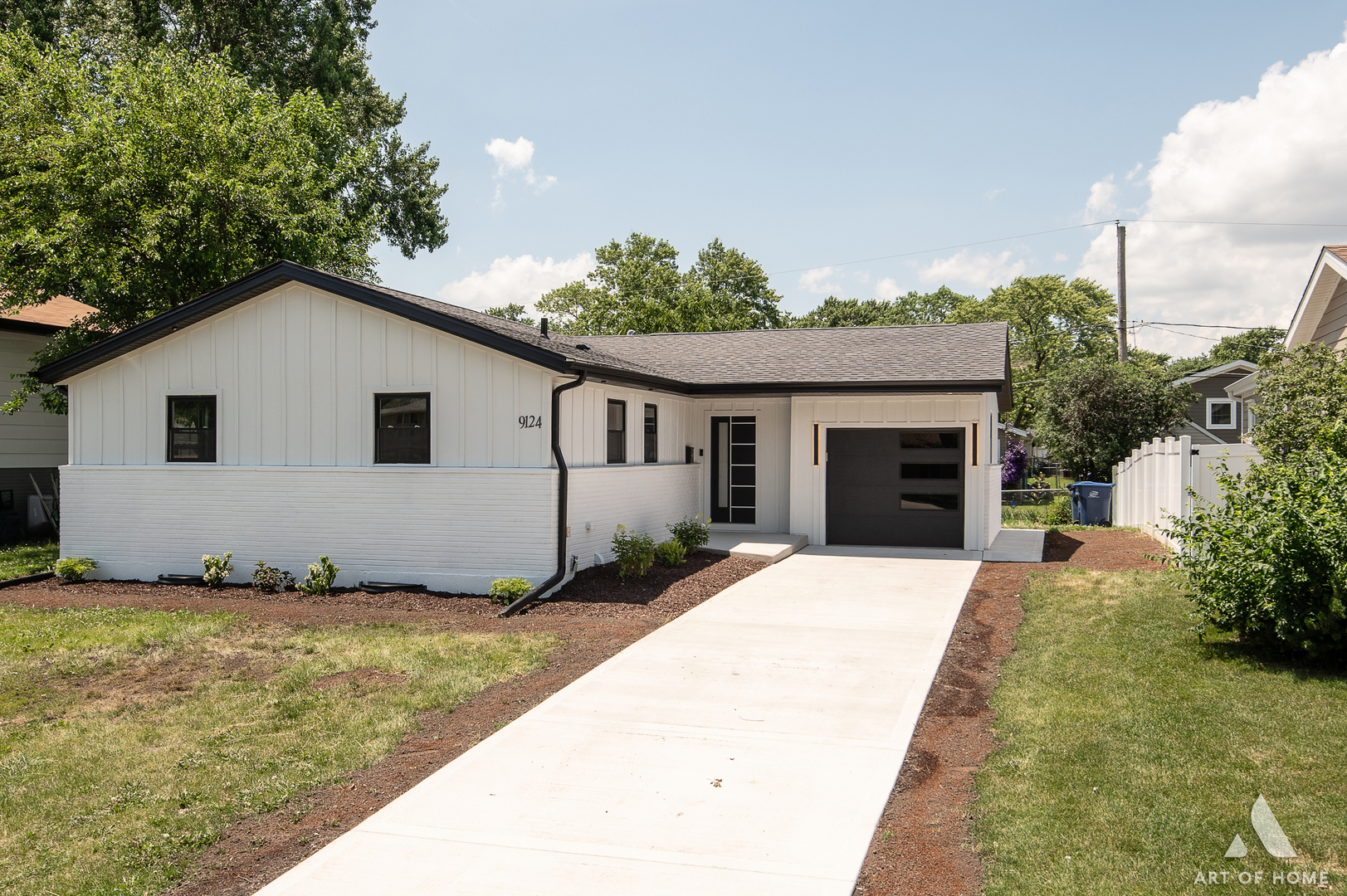 9124 S 88th Avenue, Hickory Hills, IL 60457