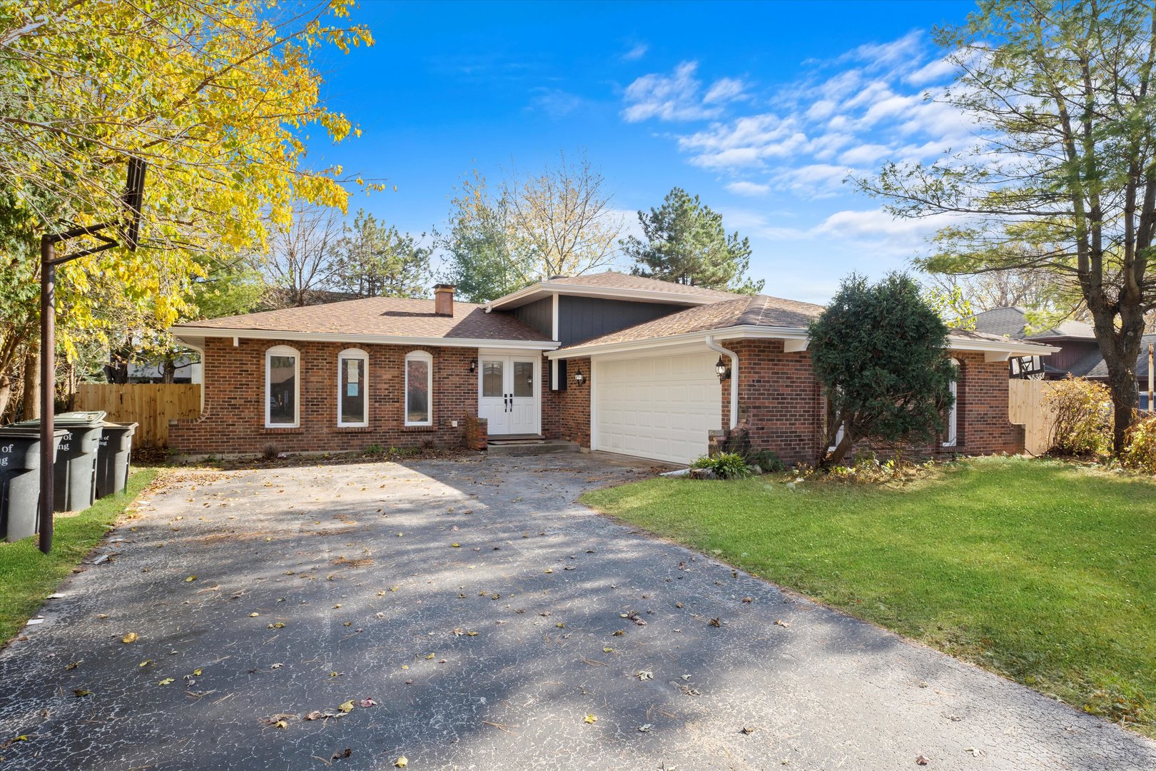 18227 OLDE FARM Road, Lansing, IL 60438