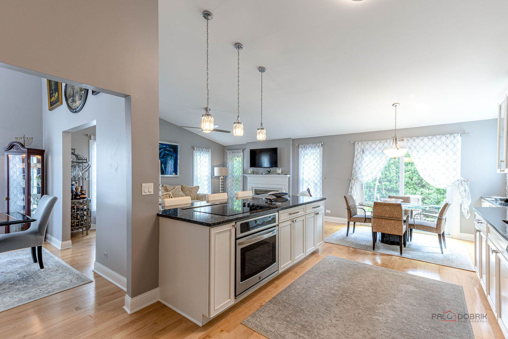 913 Hobson Drive, Buffalo Grove, IL 60089