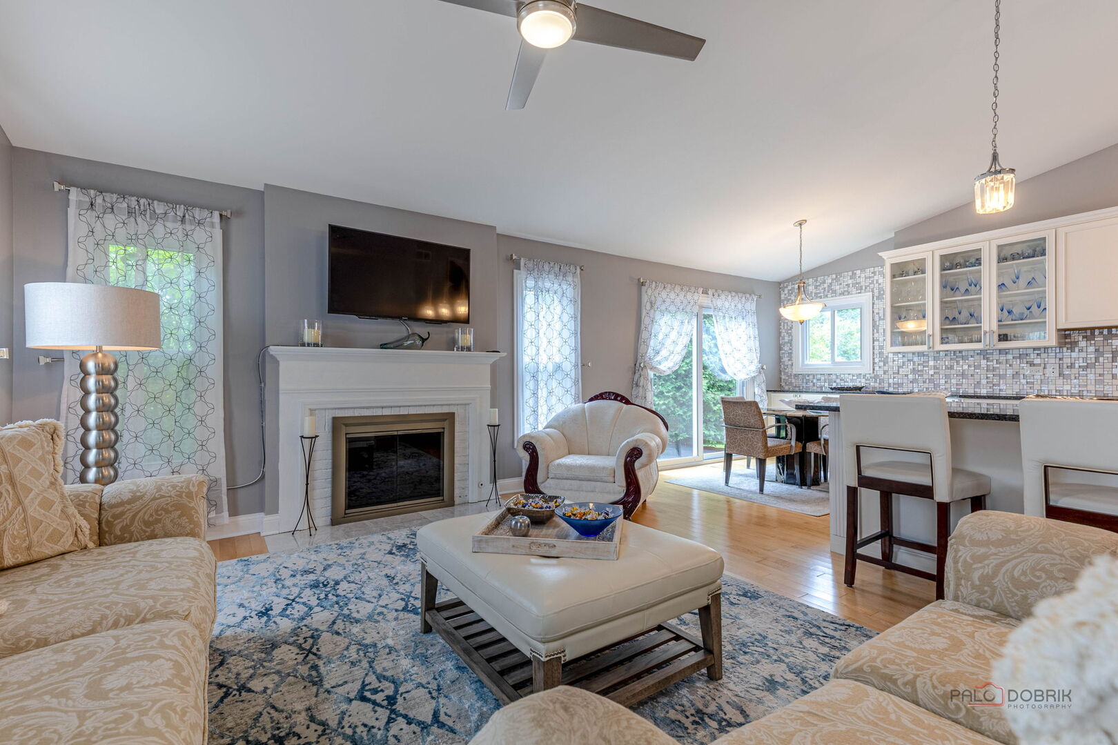 913 Hobson Drive, Buffalo Grove, IL 60089