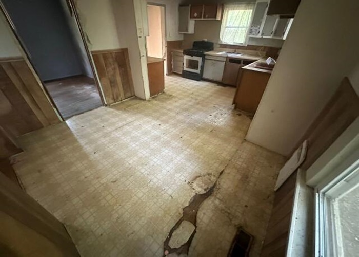 129 Hazel Court, Creve Coeur, IL 61610