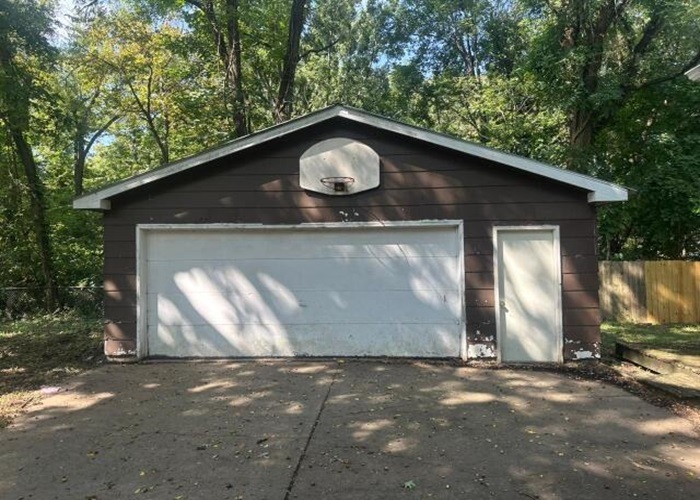 129 Hazel Court, Creve Coeur, IL 61610