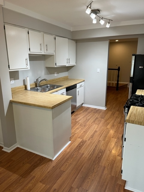 841 Cross Creek Court #A, Roselle, IL 60172