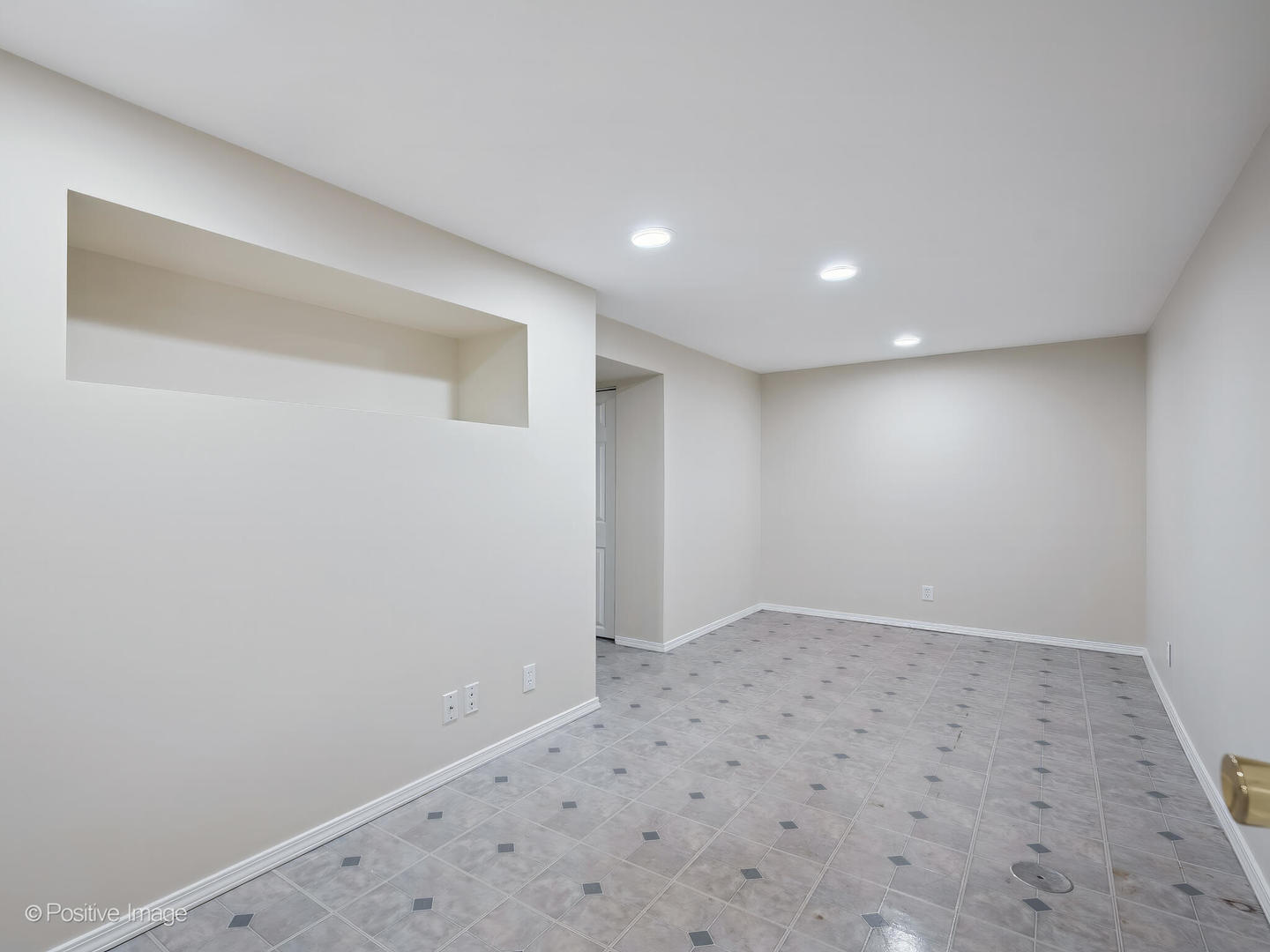 1407 S 12th Street, St. Charles, IL 60174