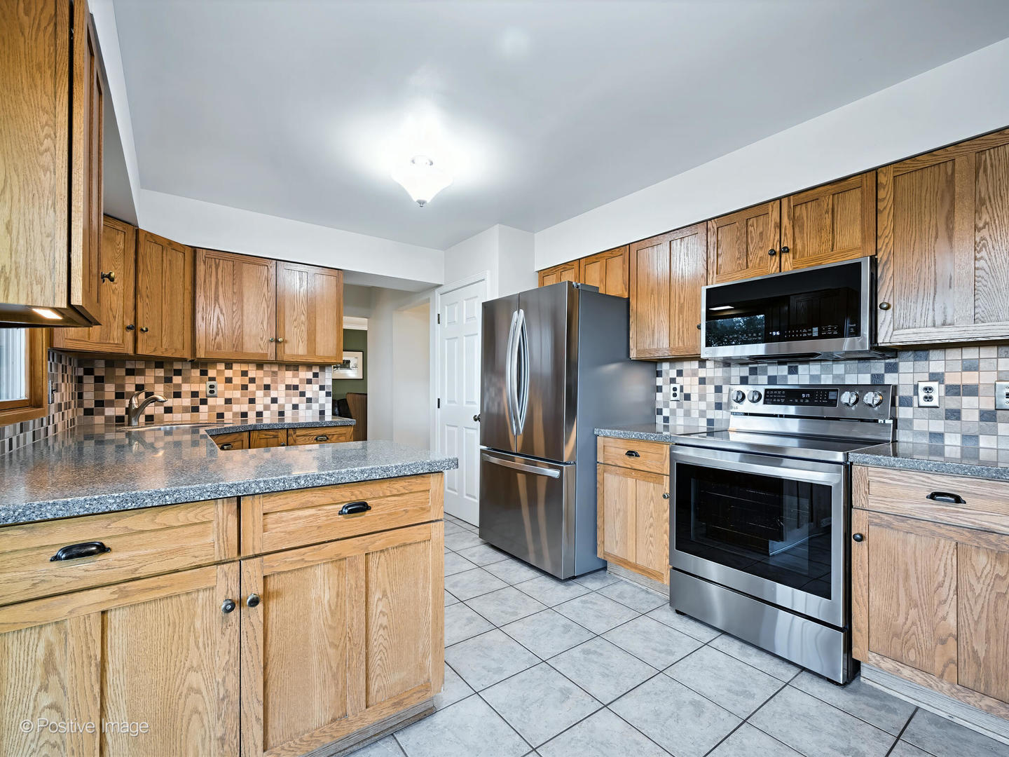 1407 S 12th Street, St. Charles, IL 60174