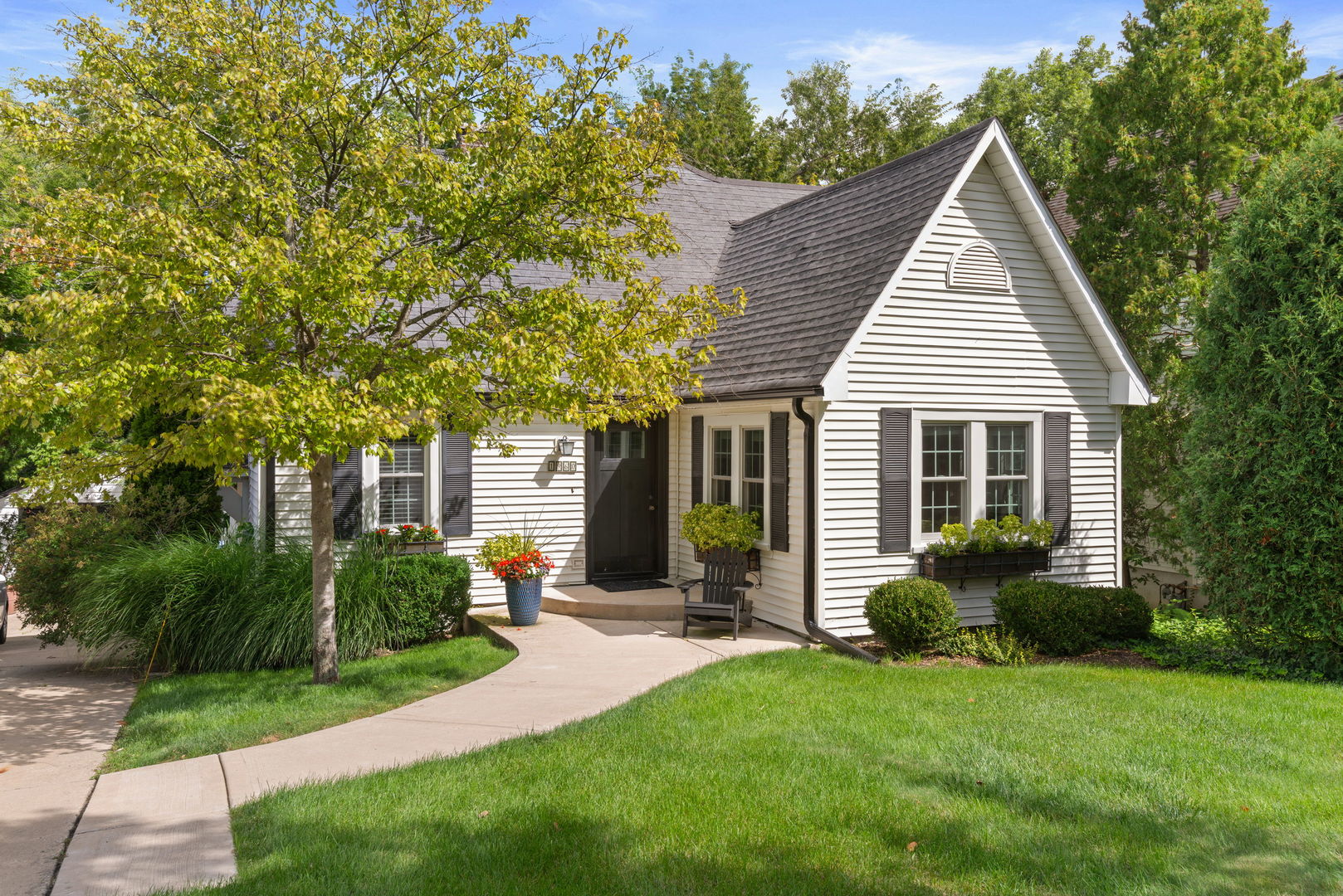1960 Elmore Avenue, Downers Grove, IL 60515