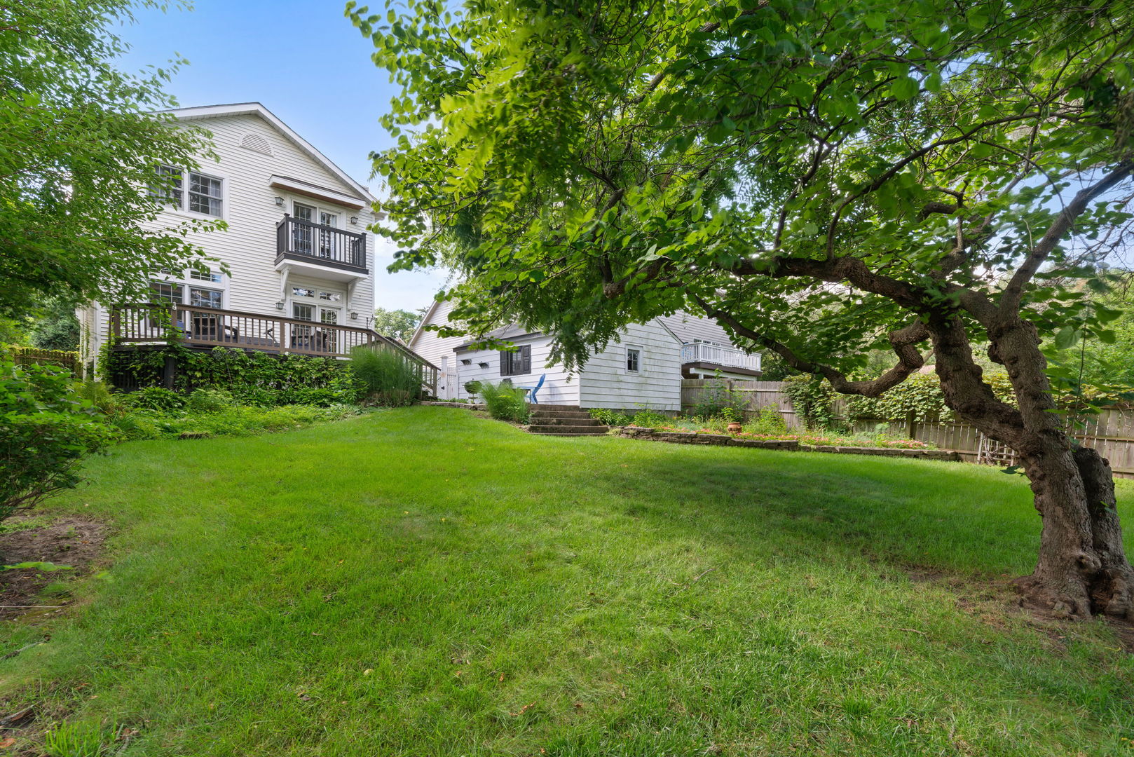 1960 Elmore Avenue, Downers Grove, IL 60515