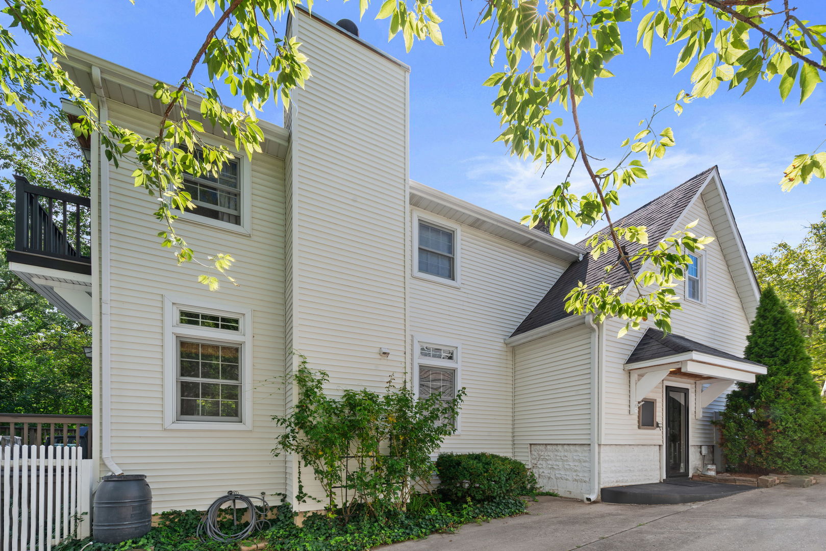 1960 Elmore Avenue, Downers Grove, IL 60515