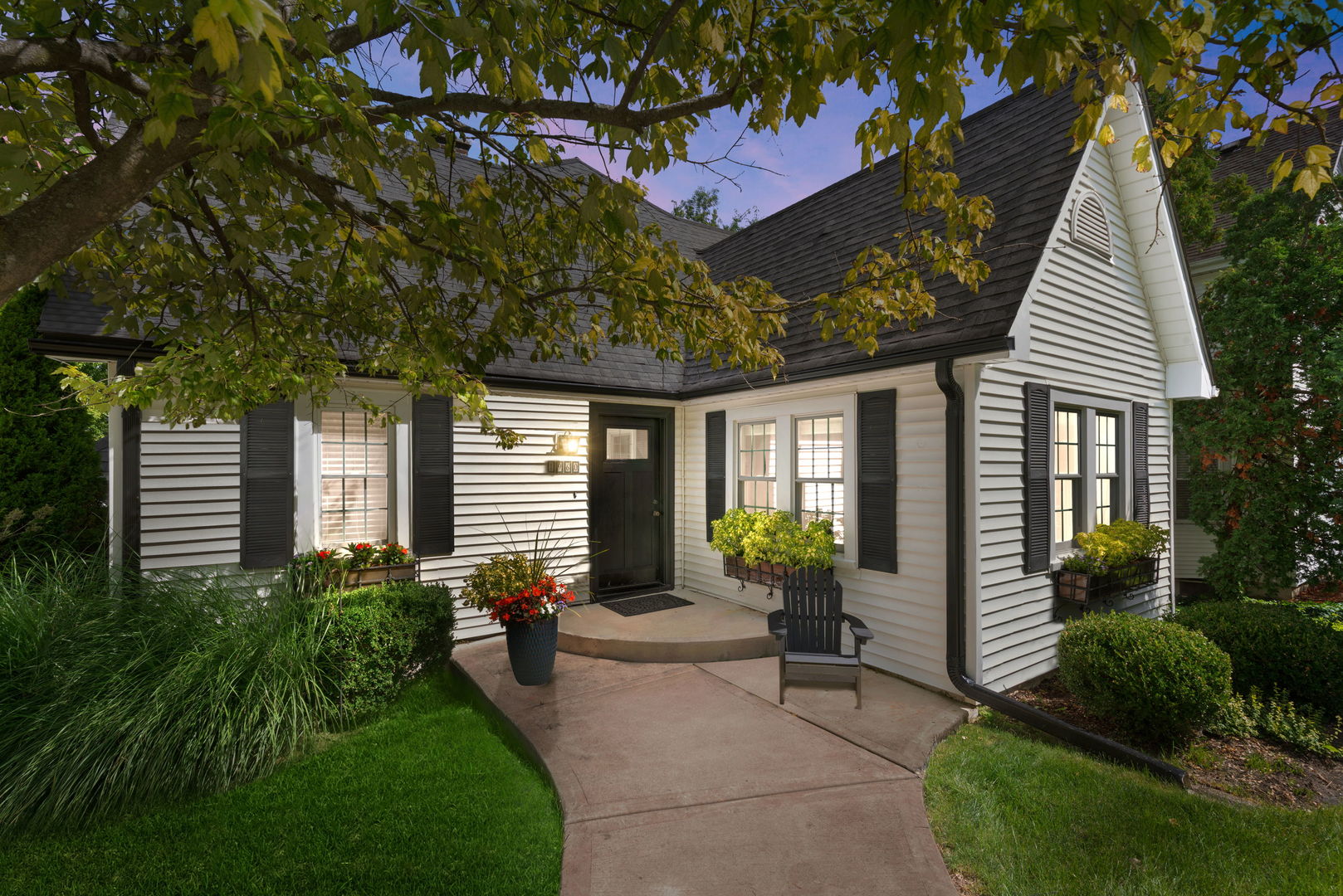 1960 Elmore Avenue, Downers Grove, IL 60515