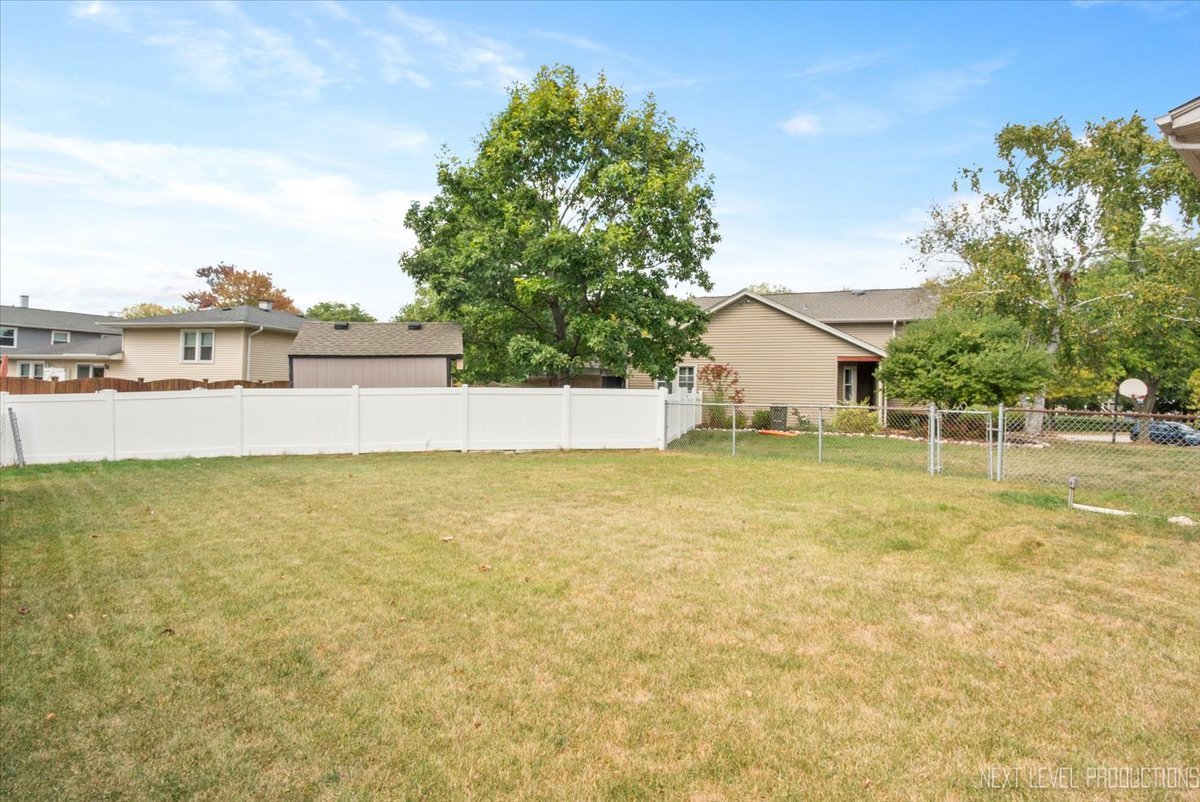 797 Geneva Circle, Elk Grove Village, IL 60007