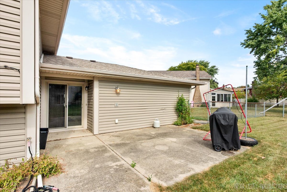 797 Geneva Circle, Elk Grove Village, IL 60007