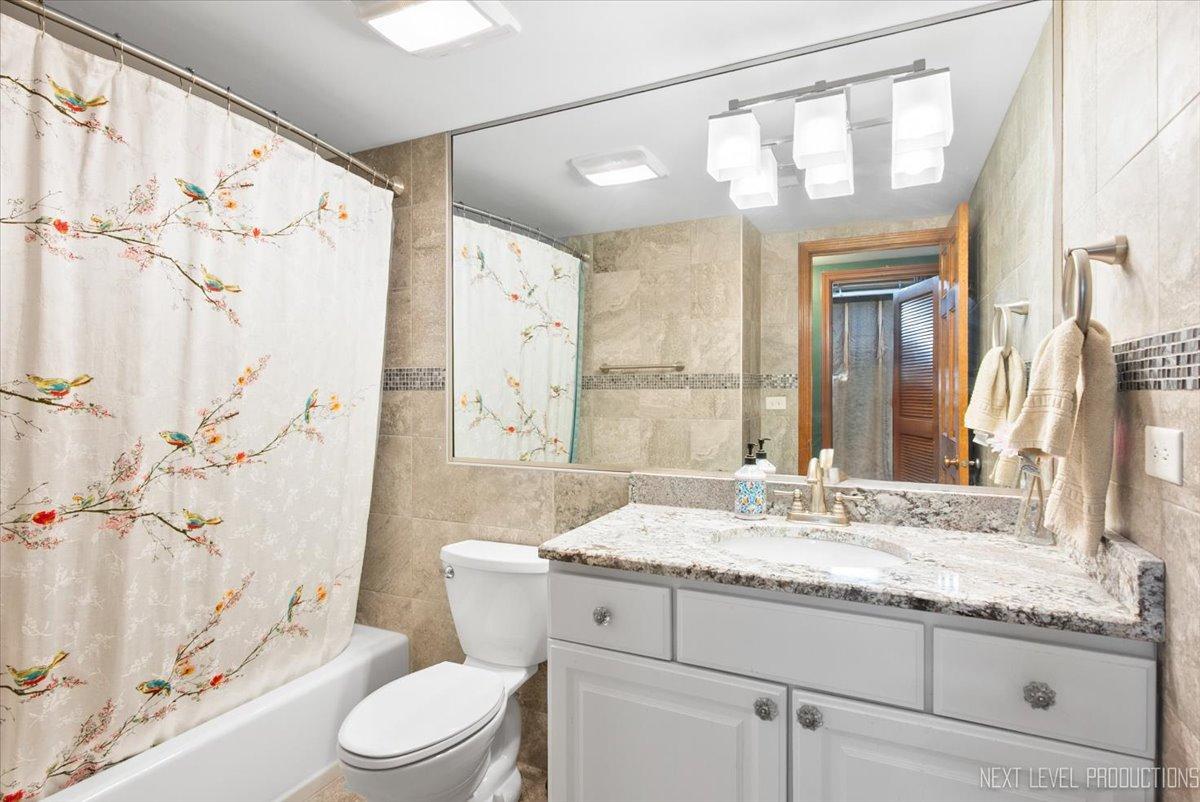 797 Geneva Circle, Elk Grove Village, IL 60007