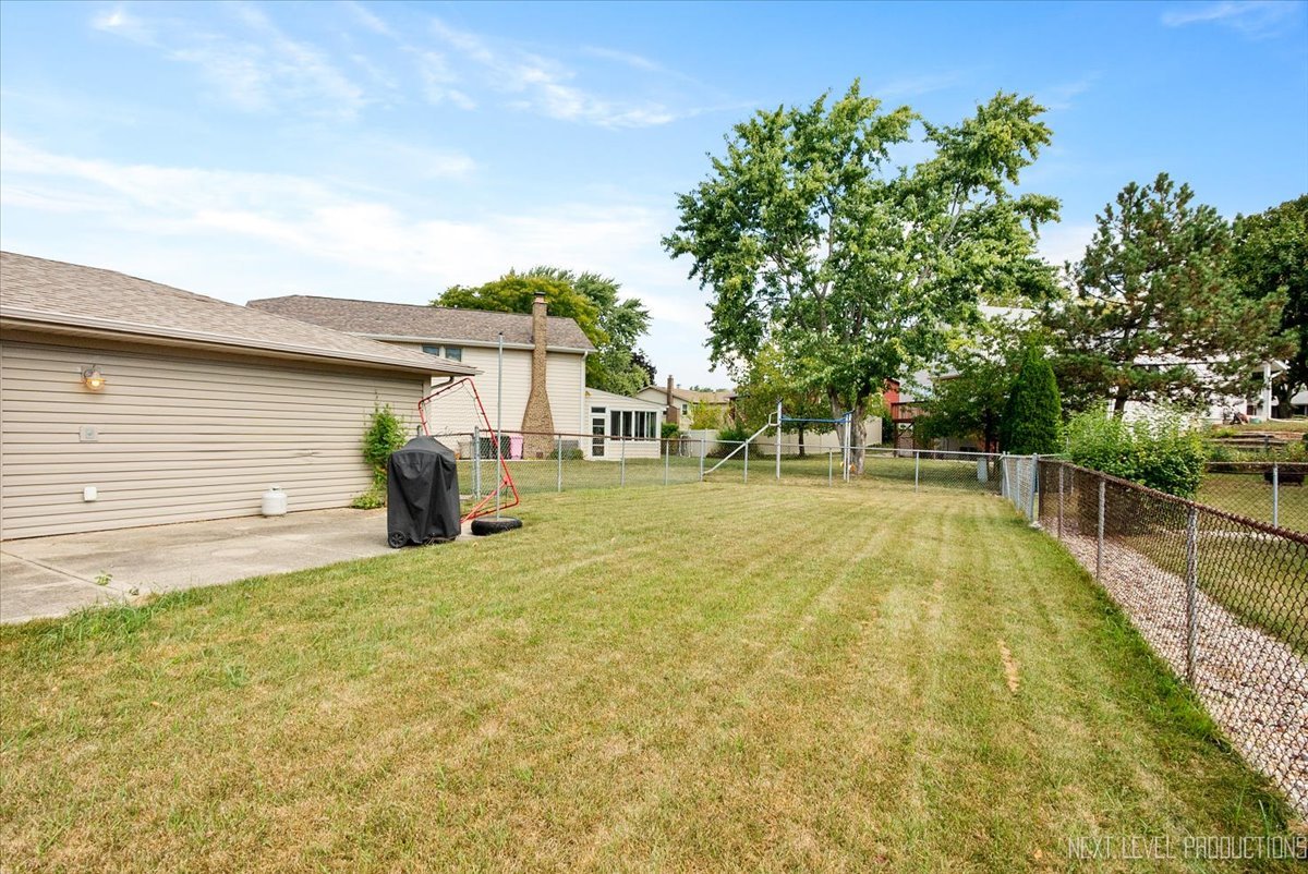 797 Geneva Circle, Elk Grove Village, IL 60007