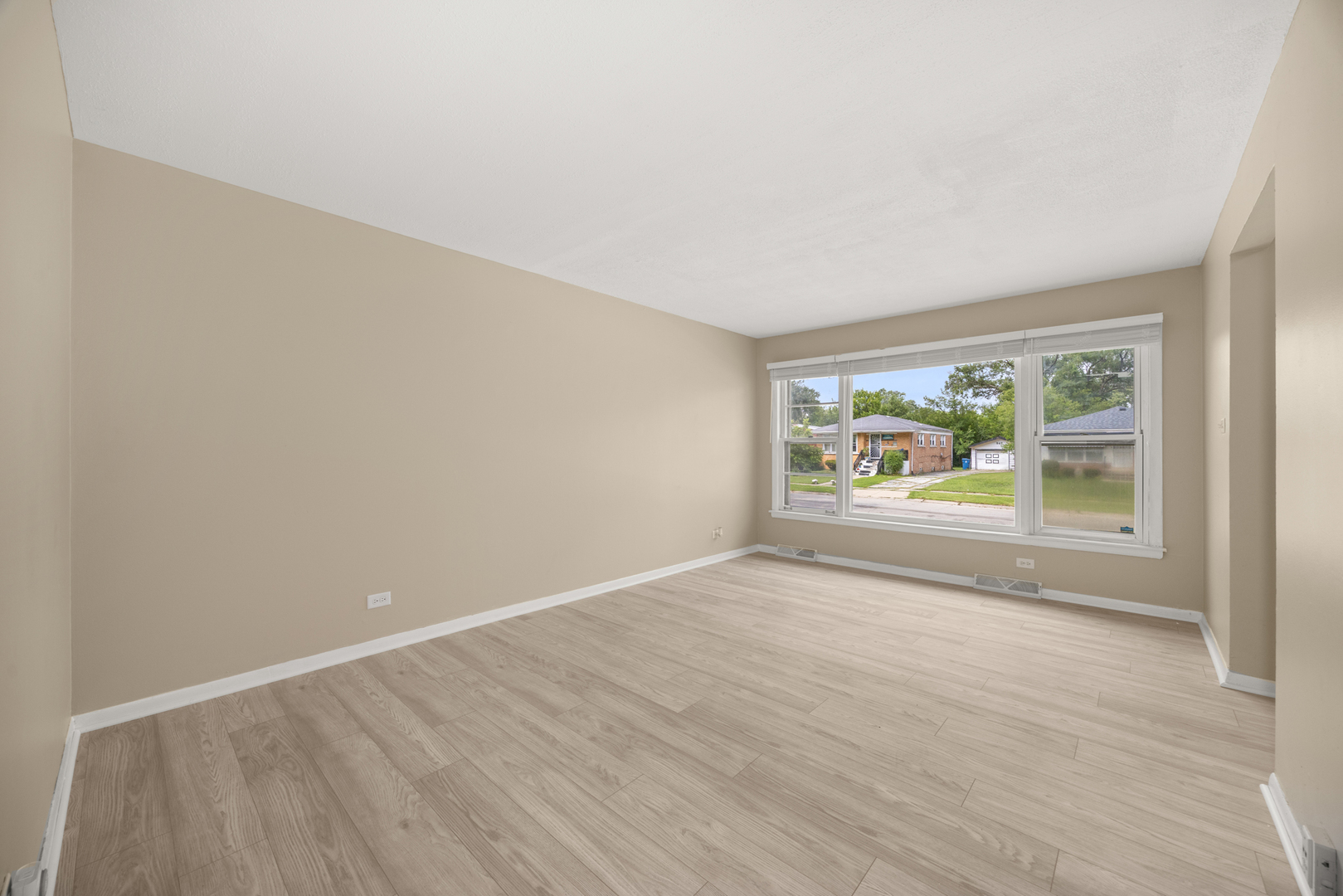 544 W 16th Place, Chicago Heights, IL 60411