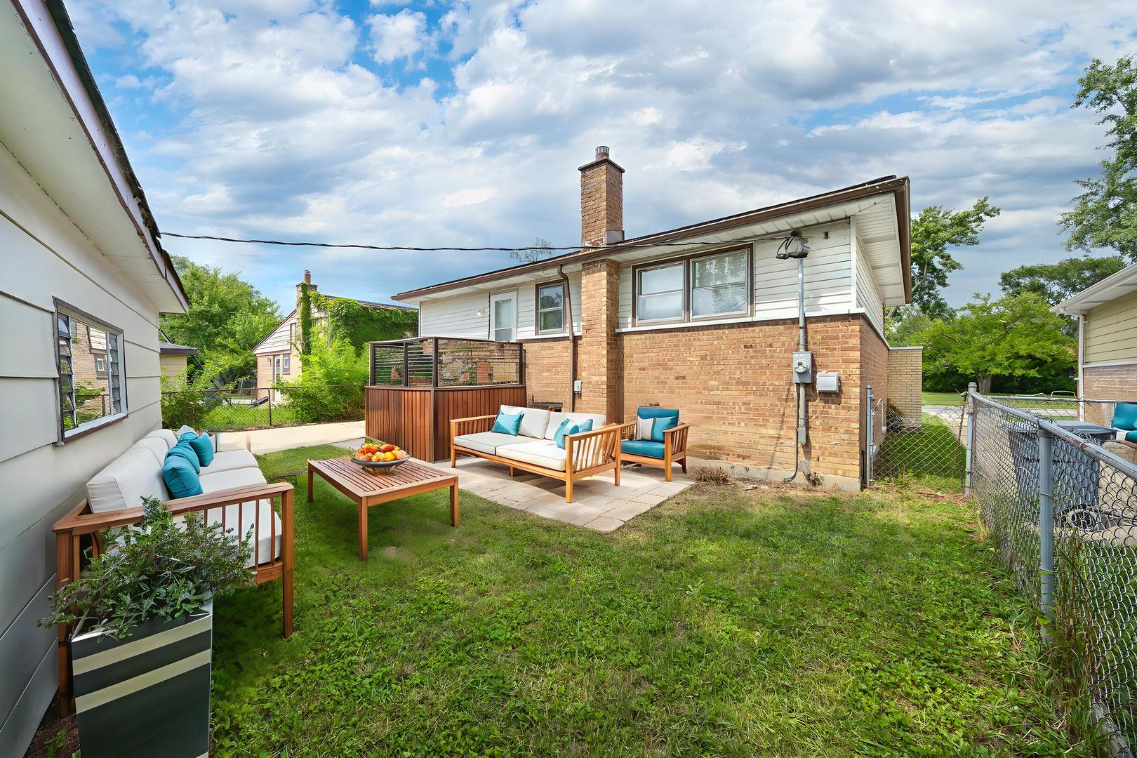 544 W 16th Place, Chicago Heights, IL 60411