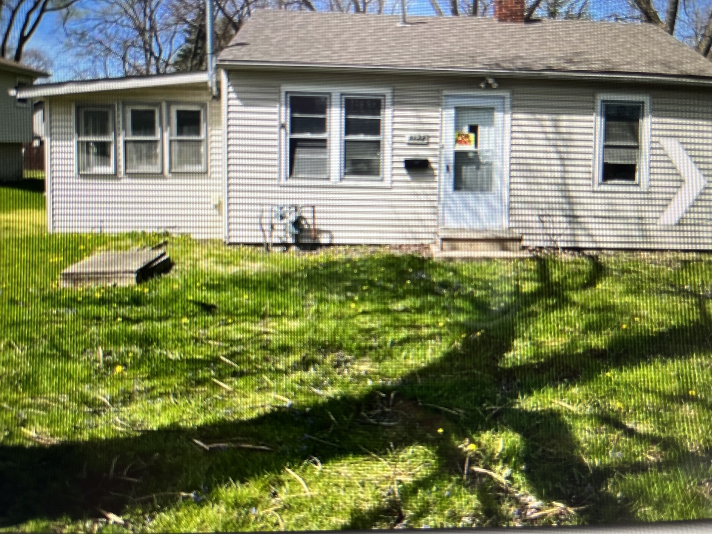 2122 Sprucewood Street, Des Plaines, IL 60016