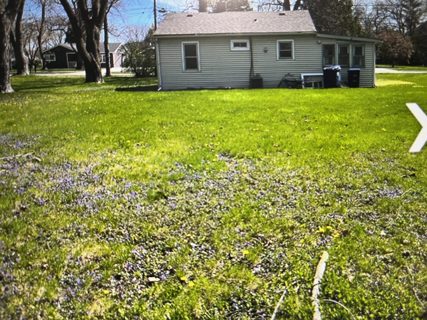 2122 Sprucewood Street, Des Plaines, IL 60016