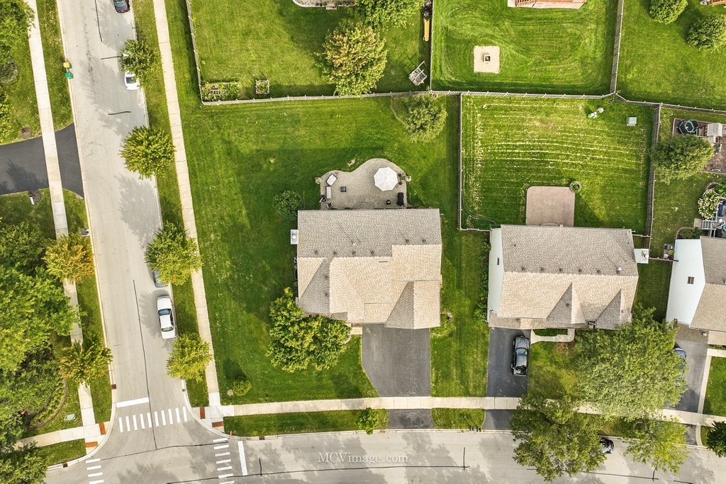 16335 W Cagwin Drive, Lockport, IL 60441