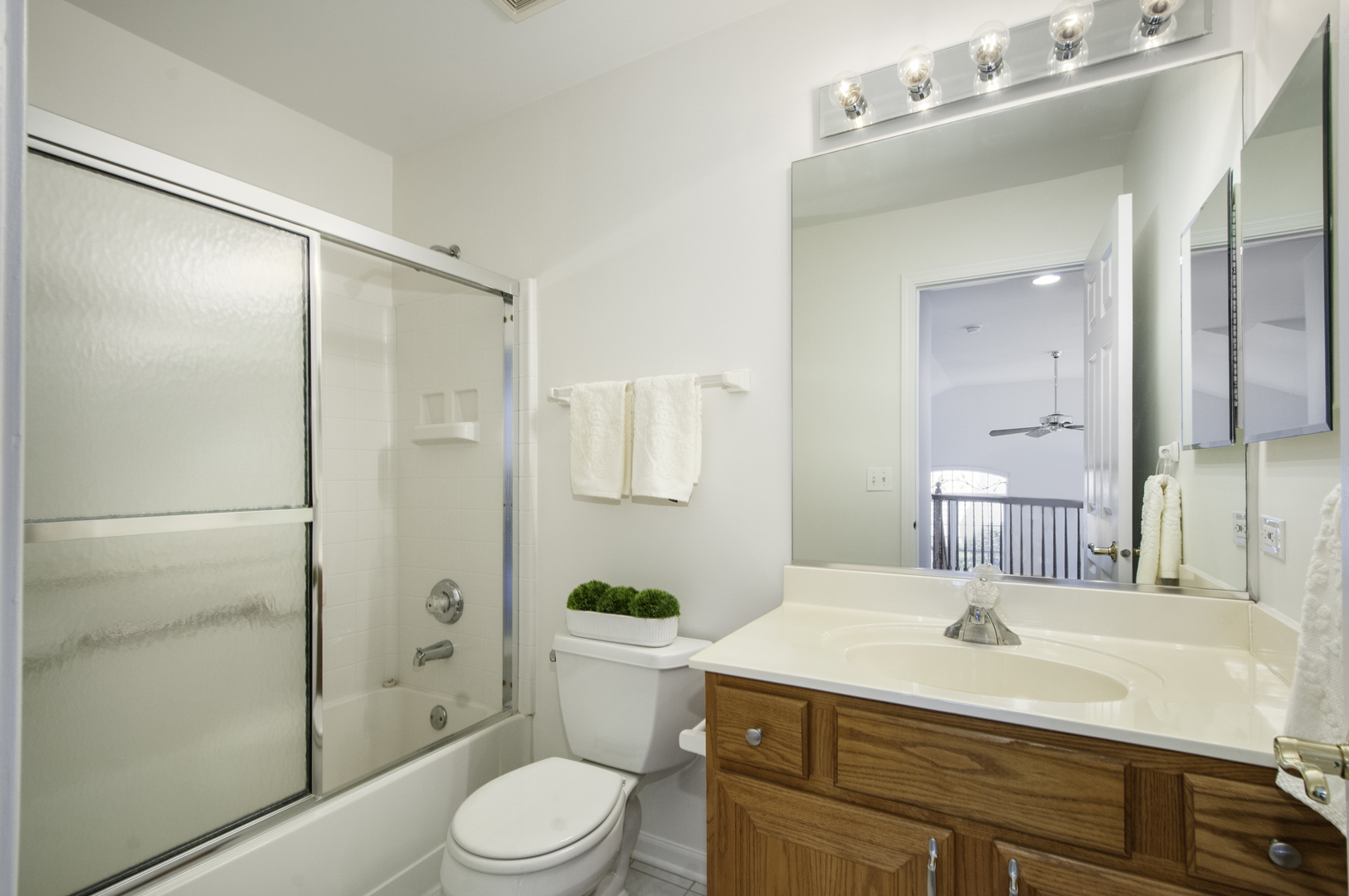 215 Wildflower Lane, La Grange, IL 60525