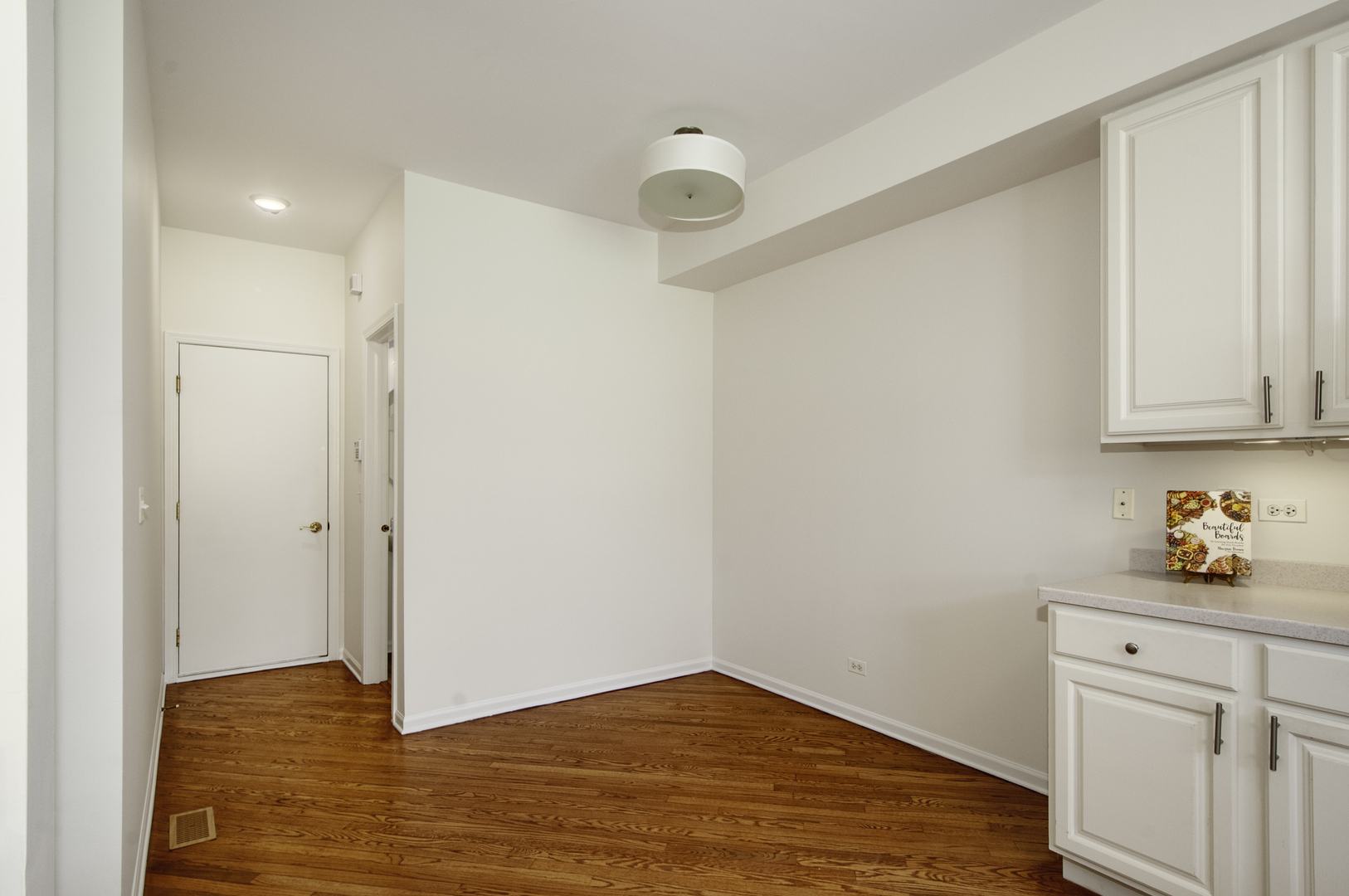 215 Wildflower Lane, La Grange, IL 60525