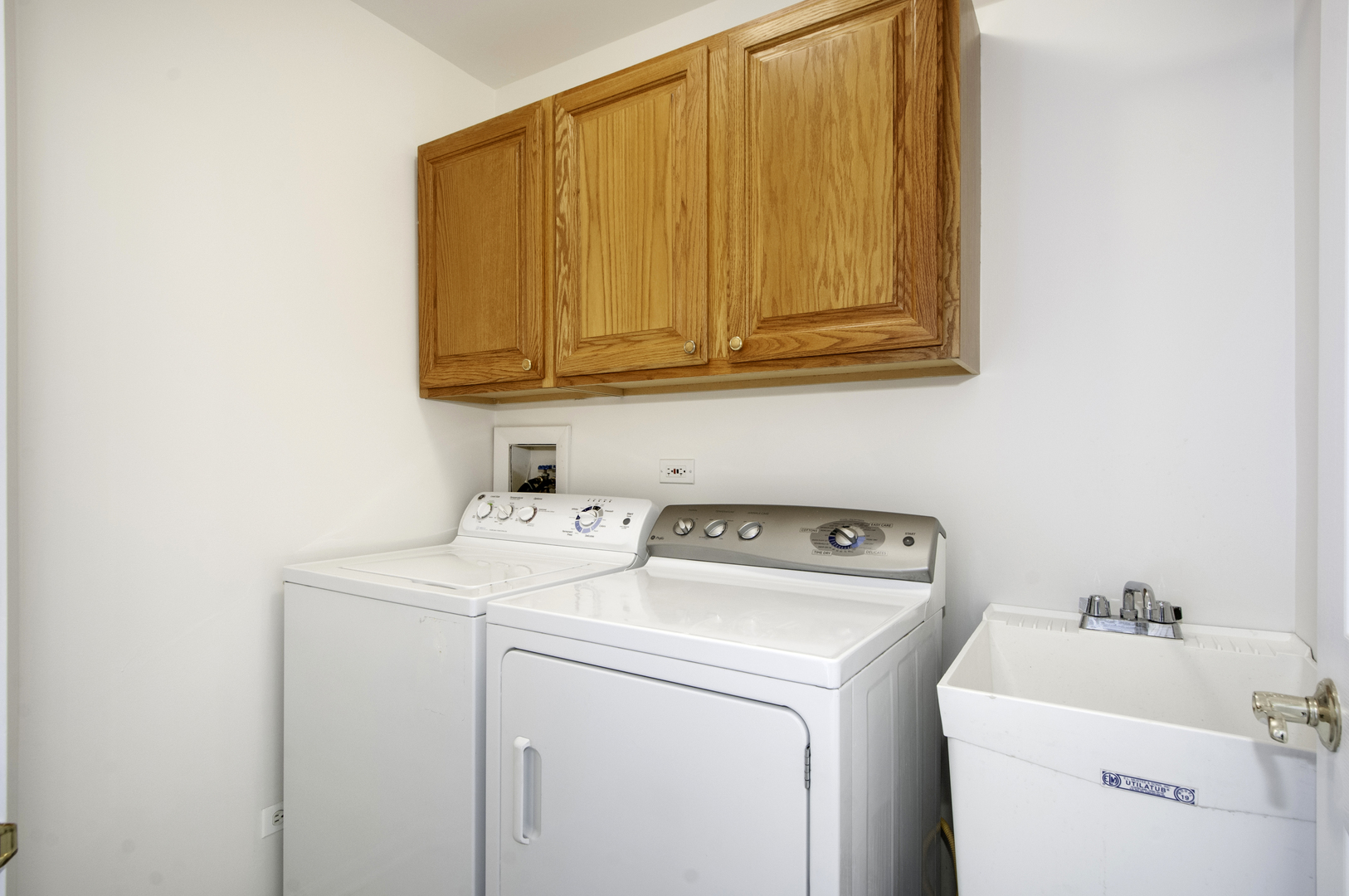 215 Wildflower Lane, La Grange, IL 60525