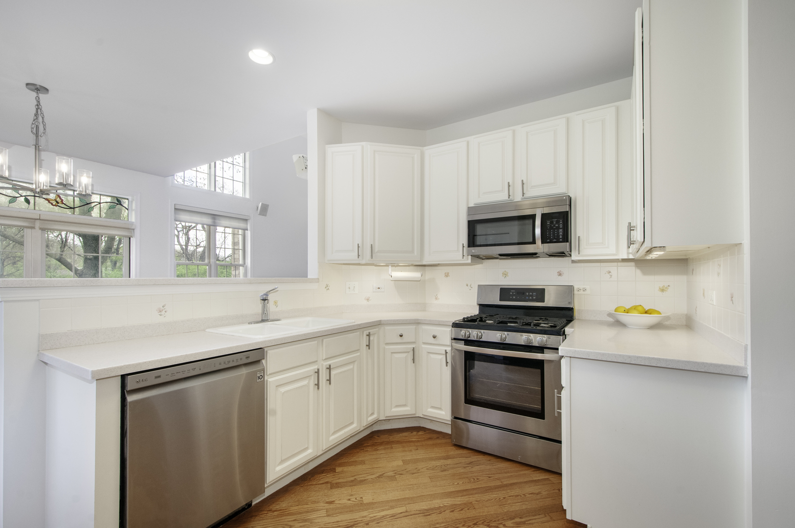 215 Wildflower Lane, La Grange, IL 60525