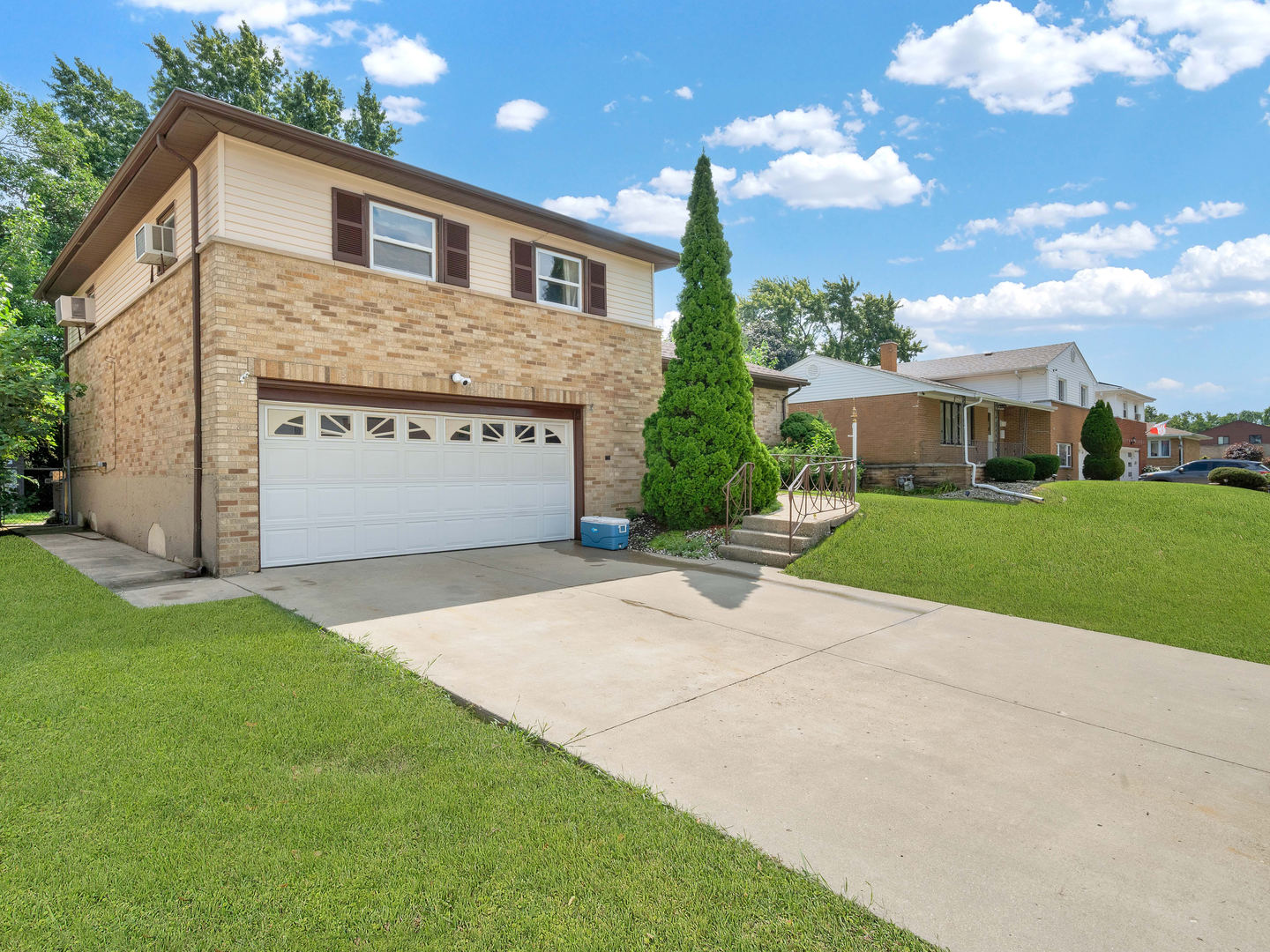 1631 Clay Court, Melrose Park, IL 60160