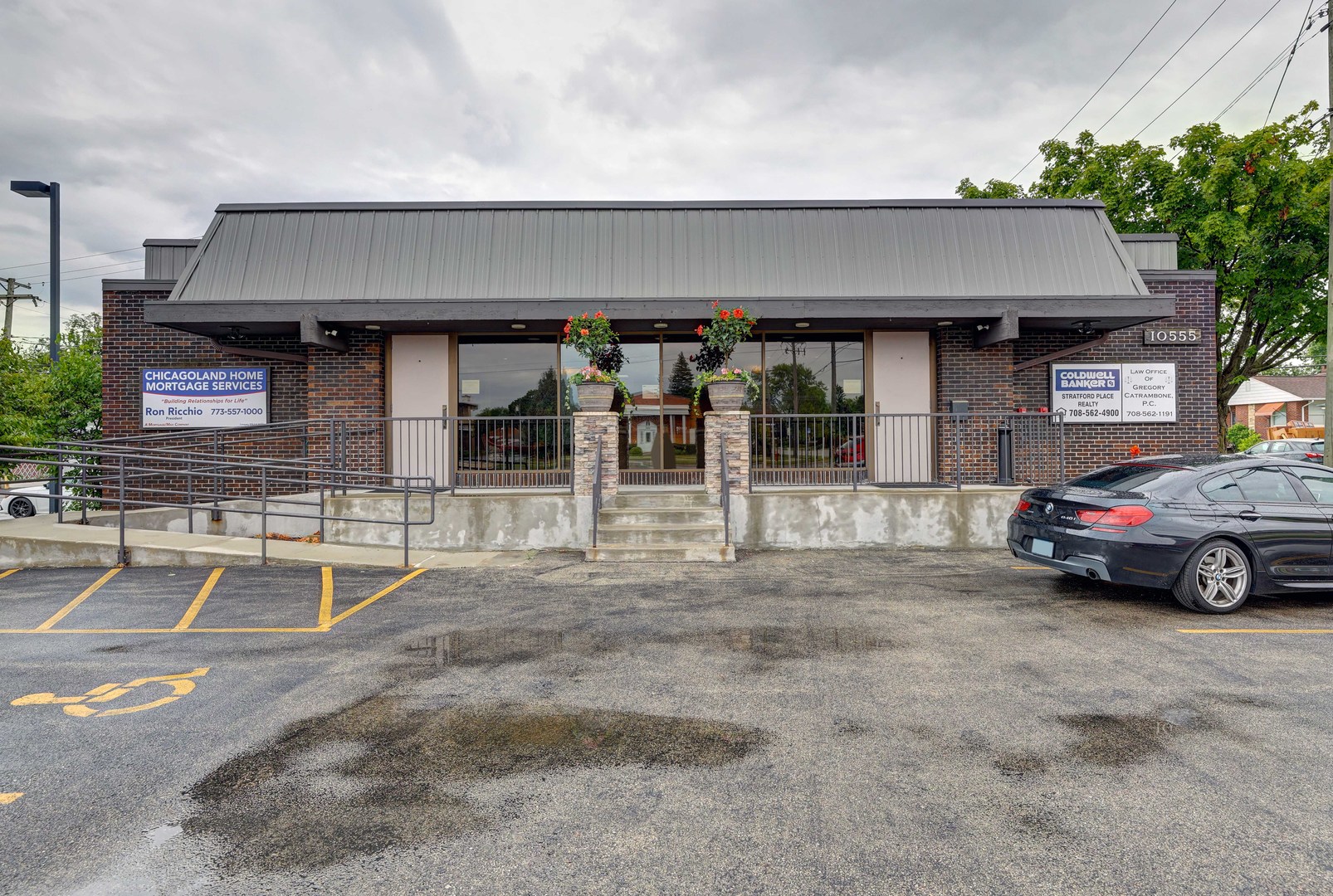 10555 W Cermak Road #1W, Westchester, IL 60154