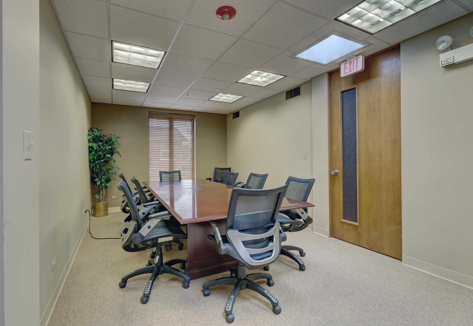 10555 W Cermak Road #1W, Westchester, IL 60154